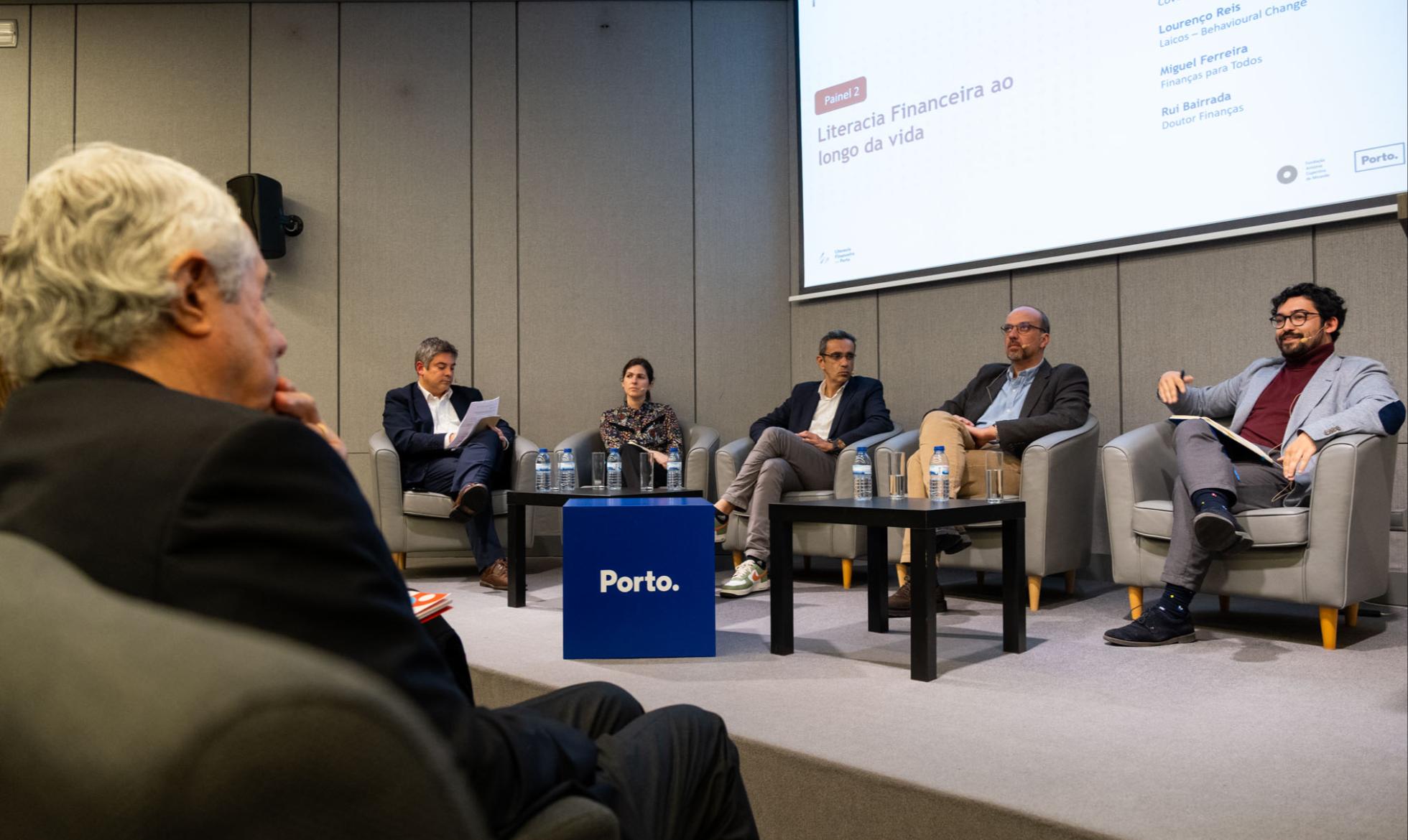 Literacia financeira. Dos três mealheiros às lições da reciclagem